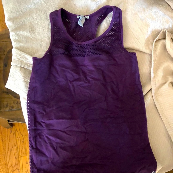 Workout top - Picture 1 of 1